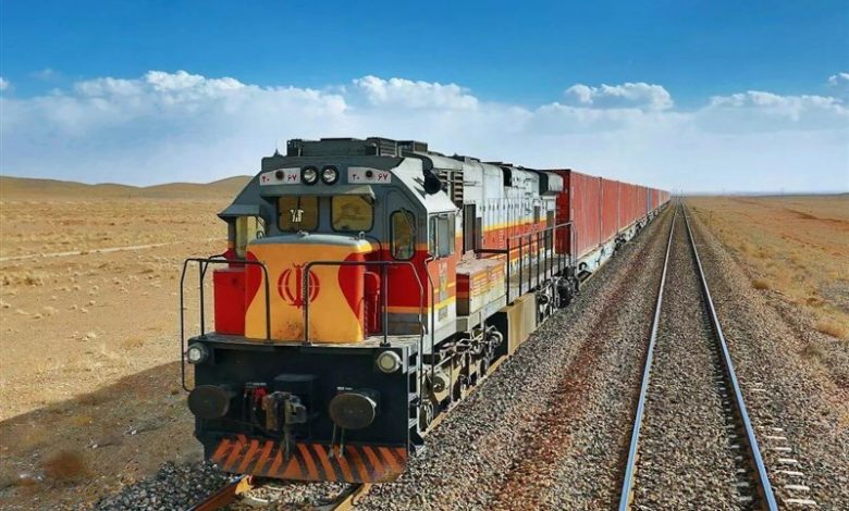 لکوموتیو قطار ترانزیتی افغانستان-ترکیه توقیف شد / کنسرسیوم توسعه ریلی: کارکنان راه‌آهن در اقدامی عجیب لکوموتیو را از قطار جدا کرده و آن را با خود بردند