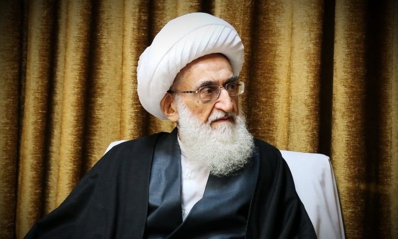 آیت الله نوری همدانی: نیروی انتظامی برنامه ای را در زمینه حجاب آغاز کرده به نام «طرح نور» که امری مبارک و مورد حمایت است / بعضی ها زیر سؤال می بردند که چرا حوزه درباره‌ مسائل دیگر حساس نیست؛ می‌گویند تا وضعیت اقتصادی و اختلاس حل نشود، به حجاب پرداخته نشود؛ بله مکرر درباره اقتصاد و معیشت مردم داد زدیم و نگران زندگی مردم هستيم؛ به همان ترتیب درباره حجاب به شدت‌ حساس هستيم