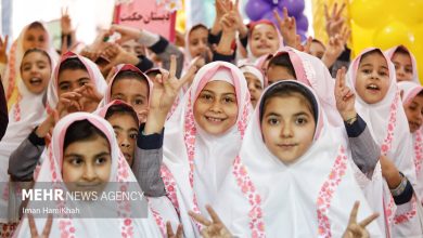 استقبال نوجوانان سمنانی از رئیس جمهور - هشت صبح