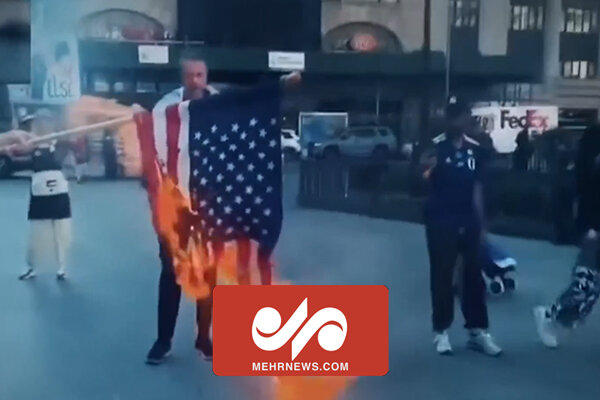 عصبانیت شدید مجری اینترنشنال از آتش زدن پرچم آمریکا - هشت صبح
