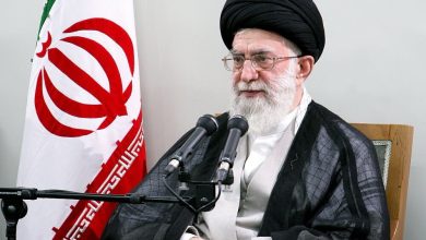مقام معظم رهبری: ملت ایران نگران و دلواپس نباشند، هیچ اختلالی در کار کشور به وجود نمی‌آید /  همه برای سلامت رئیس جمهور دعا کنند
