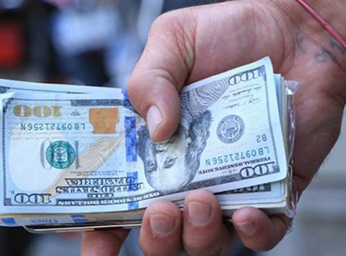 فارس: دلار آزاد، ۵۷٫۵۰۰ و دلار مبادله‌ای ۴۴٫۸۱۱ تومان