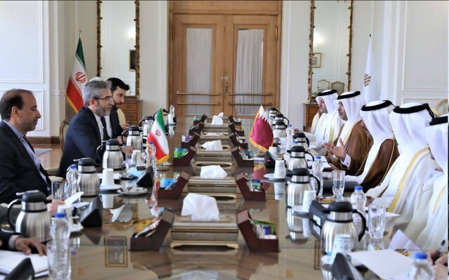 رایزنی تلفنی سرپرست وزارت خارجه ایران با نخست‌وزیر قطر