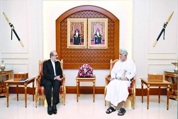 دیدار «فرهنگ» با معاون نخست وزیر عمان در امور دفاعی - هشت صبح