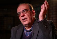 انتقاد صریح عباس عبدی از اصلاح طلبان بخاطر شرط گذاشتن در انتخابات: در دنیای سیاست شرط نمی‌گذارند، گفت‌وگو می‌کنند / بعدا مجبورید کوتاه بیایید