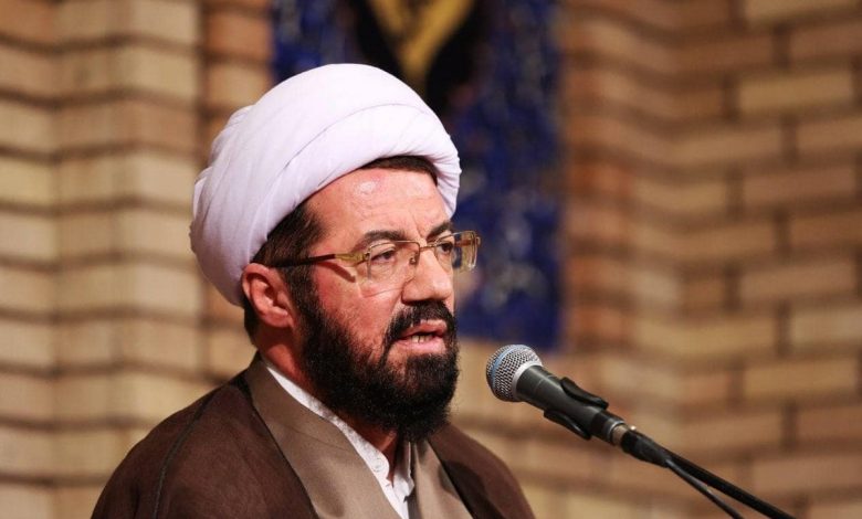 انتقاد روزنامه جمهوری اسلامی از اظهارات حجت الاسلام «عالی»: «حکومت علوی» را فدای جمهوری اسلامی نکنید/ شیعه در عرصه حکومت یک افتخار داشته و آن هم «حکومت علوی» است/  نباید برای توجیه فساد، به اثبات فساد در حکومت علوی پرداخت و از منزلت حکومت علوی کاست