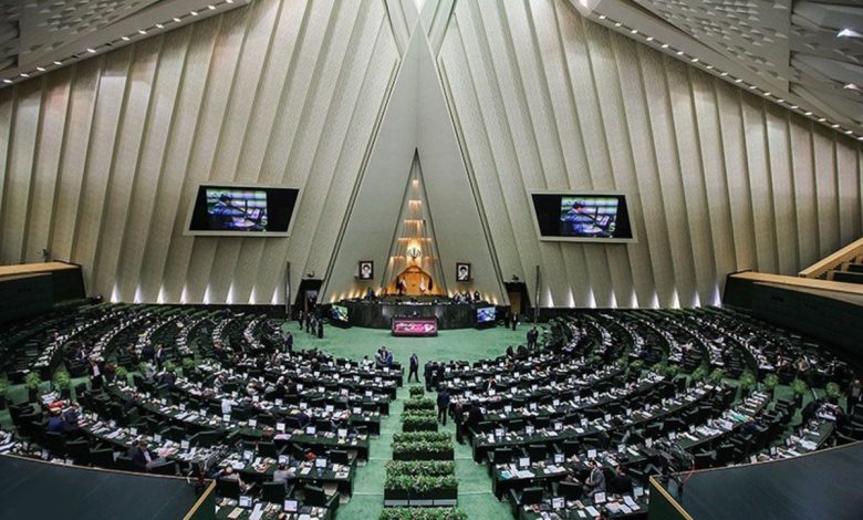 عضو کمیسیون محاسبات مجلس: اعضای کمیسیون بودجه در مورد وزرای اقتصاد، دفاع و ارتباطات نظر مثبت دارند