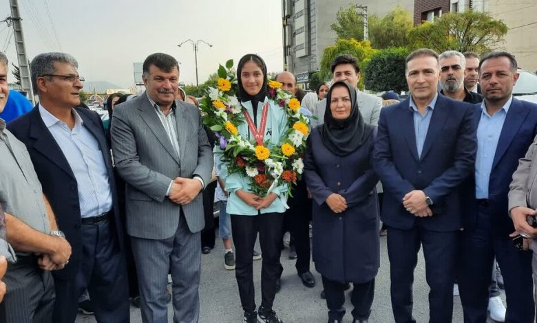 استقبال باشکوه ورزش دوستان آملی از دخترطلایی تکواندو نوجوانان جهان