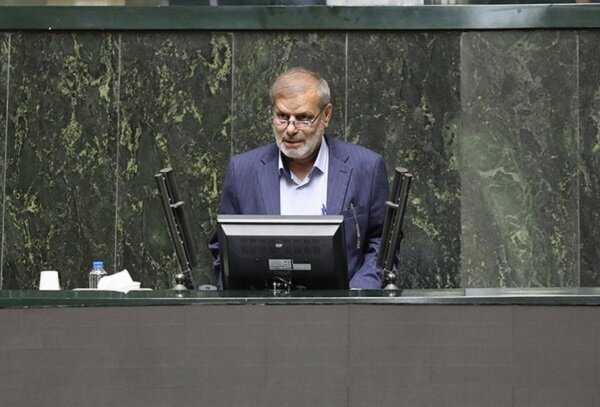 امیر حیات مقدم، نماینده خوزستان: نمره وزارت نیرو صفر است؛ هیچ حرکتی از این وزارتخانه نمی‌بینیم / با این روند، در تابستان آینده، بازهم دچار تنش آبی خواهیم شد