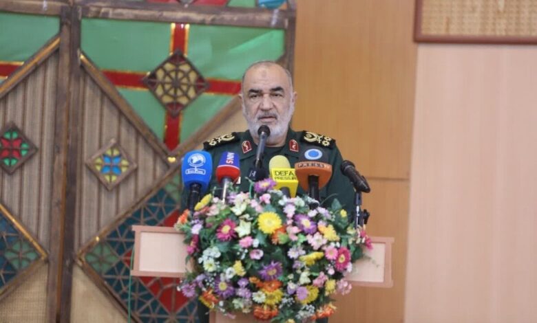 سردار سلامی: پاسداران ثابت کردند که اسلام در برابر کفر تسلیم نیست - هشت صبح