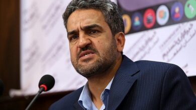 بخشی: مشکل کمبود نقدینگی بخش تولید را نمی‌توان با خلق پول حل کرد - هشت صبح