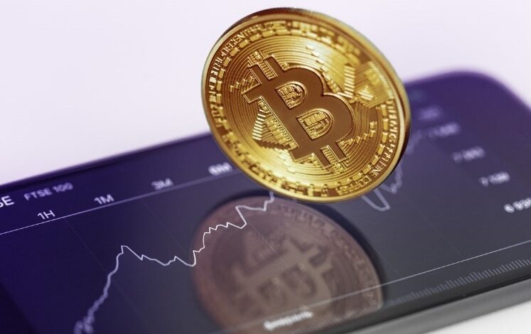 بیتکوین برای اولین بار سقف ۱۰۰ هزار دلار را شکست