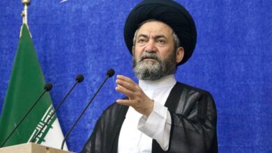 امام جمعه اردبیل: اسرائیل باید مجسمه طلایی جولانی را در تمام نقاط کشور جعلی خود نصب کند که این موفقیت را به راحتی و بدون درگیری برای او درست کرد / دشمن همیشه با شعار نجات، رفاه و دموکراسی می آید