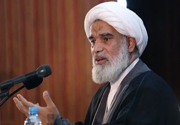 کعبی، عضو مجلس خبرگان: بعضی‌ها از مذاکره با آمریکا دم می‌زنند؛ به رسمیت شناختن جنایتکار و تروریستی مثل ترامپ خیانت به ملت ایران است / می‌خواهند دل مردم ایران را خالی کنند