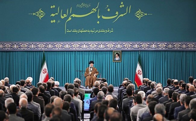 دیدار جمعی از فعالان بخش خصوصی با رهبر انقلاب اسلامی - هشت صبح