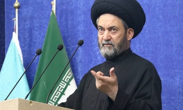 امام جمعه اردبیل: عقلانیت می‌گوید ترامپ برای رسیدن به توافق، باید حسن نیت نشان دهد، ولو در حد محدود تا طرف مقابل وثوق پیدا کند / اگر بخشی از تحریم برداشته شود ایران یقین پیدا خواهد کرد / ایران با چنین مذاکره‌ای قطعاً موافق است / ترامپ گفته حاضرم با رئیس جمهور ایران مذاکره مستقیم کنم، او در دور اول ریاست جمهوری خود چنین اعتقادی نداشت