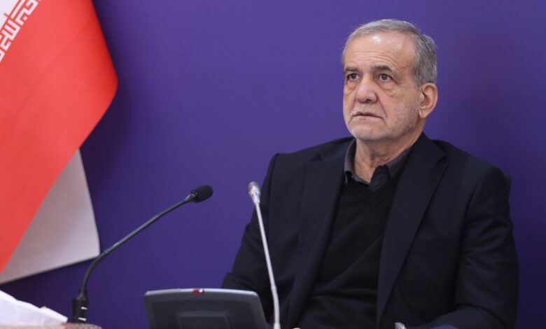 پزشکیان: به دنبال جنگ نیستیم، بلکه در پی صلح و آرامش هستیم/ ما پزشکان حتی جانیها و قاتلها را هم مداوا میکنیم؛ محاکمه آنان به عهده دیگری است