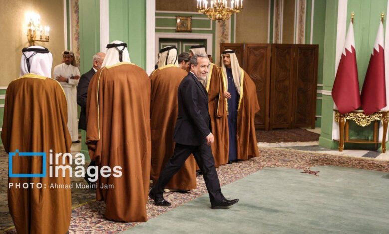 تصاویر جالب از حاشیه نشست خبری رئیس‌جمهوری و امیر قطر