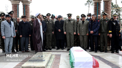 تشییع پیکر اولین فرمانده دانشگاه دافوس بعد از پیروزی انقلاب اسلامی