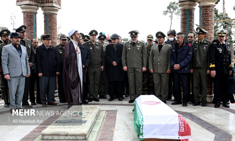 تشییع پیکر اولین فرمانده دانشگاه دافوس بعد از پیروزی انقلاب اسلامی