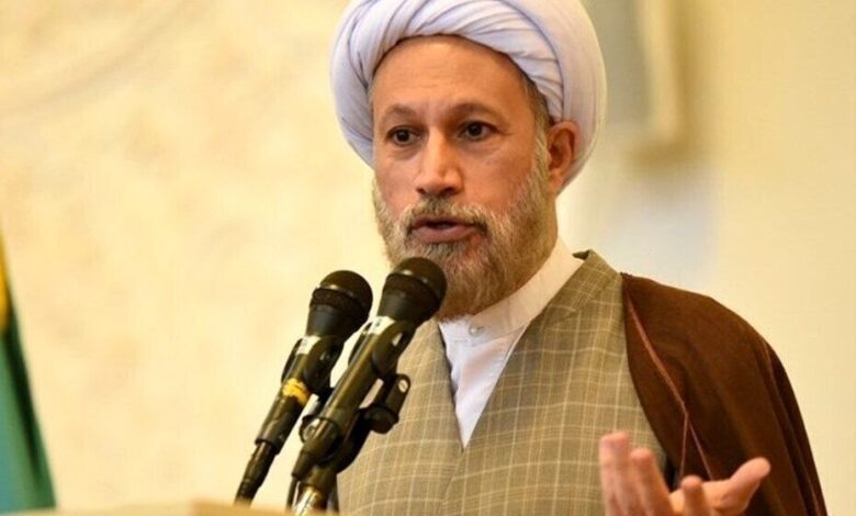 امام جمعه شیراز: سال جدید با شب های قدر مصادف شده؛ ممکن است معصیت شود / مدیرانی که از آنها درخواست مجوز برای مراسمی میشود، اول باید بررسی کنند این معصیت خدا نیست؟ / اگر معصیت خداست، همکاری نکنند، حتی اگر مافوقش هم میگوید نباید همکاری کند