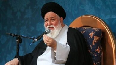 انتقاد علم الهدی از پزشکیان: به رهبری جفا و بی وفایی کرد؛ می گوید «ما می‌خواستیم مذاکره کنیم ولی چون رهبری می‌گوید، مذاکره نمی‌کنیم» / می گوید «قانون حجاب را اجرا نمی‌کنیم چون نمی‌خواهیم مقابل مردم بایستیم»؛ این نمایندگان مجلس، مردم نیستند؟/ اگر بخواهید به‌خاطر قانون حجاب در مقابل عده‌ای خاص نایستید، باید در مقابل خدا بایستید