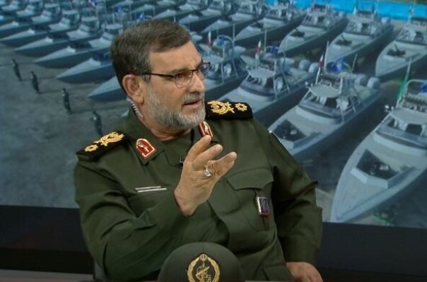 فرمانده نیروی دریایی سپاه: دشمن را با کوچکترین حماقت به قعر جهنم میفرستیم /اگر معرکه ای دربگیرد مطمئن باشید دشمن از جایی ضربه خواهد خورد که هیچگاه فکر آن را هم نکرده