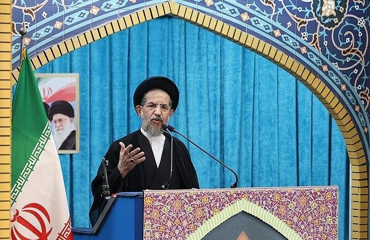 ابوترابی: روزانه معادل بیش از ۷/۵ میلیون بشکه نفت، انرژی تقریباً رایگان و ناعادلانه در کشور توزیع میشود / از رشد اقتصادی پایین و بی ثباتی رنج میبریم