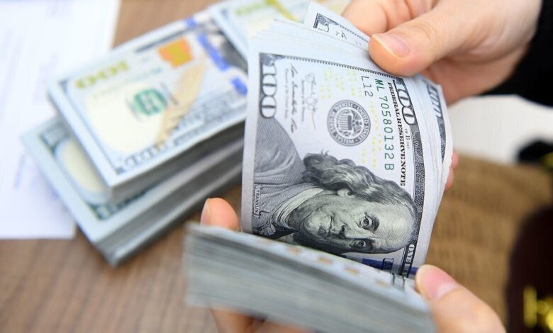 اختلاف دلار آزاد و توافقی به ۲۰ درصد کاهش یافت