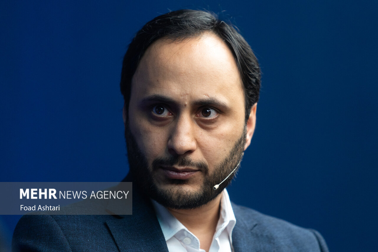 بهادری جهرمی: هیچ‌وقت ندیدیم که شهید رئیسی از کار خسته شود
