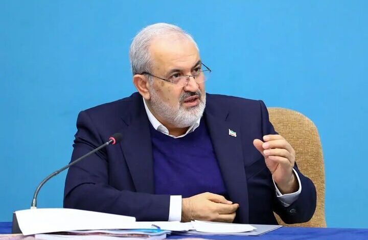 وزیر نیرو: قطعیهای برق خانگی حداکثر دو ساعت خواهد بود / تابستان سال گذشته ناترازی برق به ۲۰ هزار مگاوات رسید؛ اگر روند گذشته ادامه پیدا میکرد، ناترازی امسال به ۲۴ هزار مگاوات میرسید؛ در تلاشیم با اقدامات متعدد، به آن نقطه نرسیم / صادقانه میگویم که انتظار چنین شرایطی را در اردیبهشت نداشتیم / تعمیرات نیروگاهی به خاطر نرسیدن سوخت به نیروگاهها در زمستان، به تأخیر افتاد