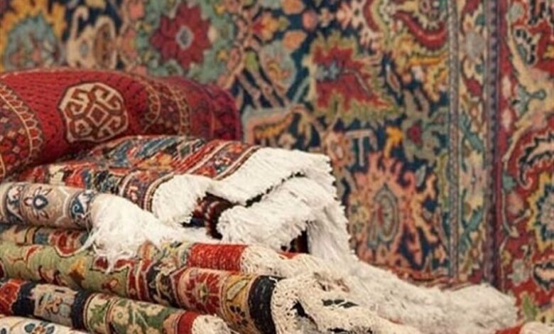عضو اتاق بازرگانی ایران: نزول صادرات فرش دستباف ایرانی، از ۲ میلیارد دلار به ۴۰ میلیون دلار / ۴۴ درصد بازار مصرفی فرش دستباف در امریکا است که به دلیل تحریمهای موجود ما هم اکنون این بازار را از دست دادیم