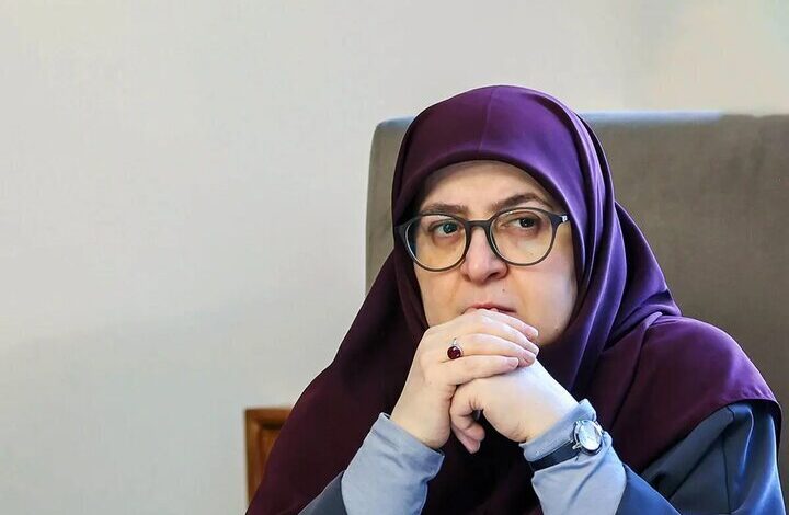 بازدید سخنگوی دولت از غرفه بانک ملی ایران در سی و ششمین نمایشگاه کتاب