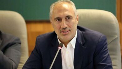 رئیس سازمان برنامه و بودجه: اگر کل جهیزیه فقرا را مجانی بدهیم و مسکن را رایگان بسازیم، ارزان‌تر از تسهیلات ۴ درصدی در می‌آید/ همه منابع ارزی در داخل و خارج از کشور باید در اختیار بانک مرکزی قرار گیرد، معنی ندارد یک شهرداری یا شرکت، ارز را به این بهانه که متعلق به خودش است در خارج فریز کند