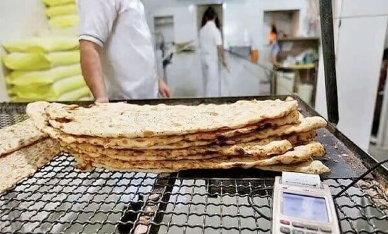 مصوبات جلسه ستاد تنظیم بازار / اختیار تعیین قیمت نان به استانداران واگذار میشود/ هر استانی متناسب با وضعیت و شرایط خود، نرخ انواع نان را در یک دوره زمانی مشخص میکند/ تامین ارز پایه کالاهای اساسی تا پایان سال ۱۴۰۴، بر مبنای نرخ ترجیحی صورت میگیرد
