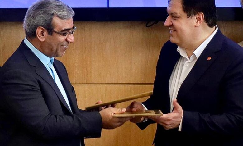 بانك ملت و استاندارى خراسان رضوى تفاهمنامه همكارى امضا كردند