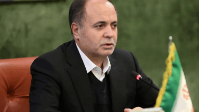 وزیر کشاورزی: در برخی مناطق، محصولاتی مانند پیاز به دلیل تولید بیش از نیاز بازار، با قیمت بسیار پایین مواجه شده و روی دست کشاورزان مانده؛ در حالی که ما برای این شرایط برنامه‌ریزی کرده بودیم / میزان تولید پیاز تقریباً سه برابر الگوی تعیین‌شده بوده / کشاورزان الگوی کشت را اجرا کنند تا محصولات روی دست‌شان نماند