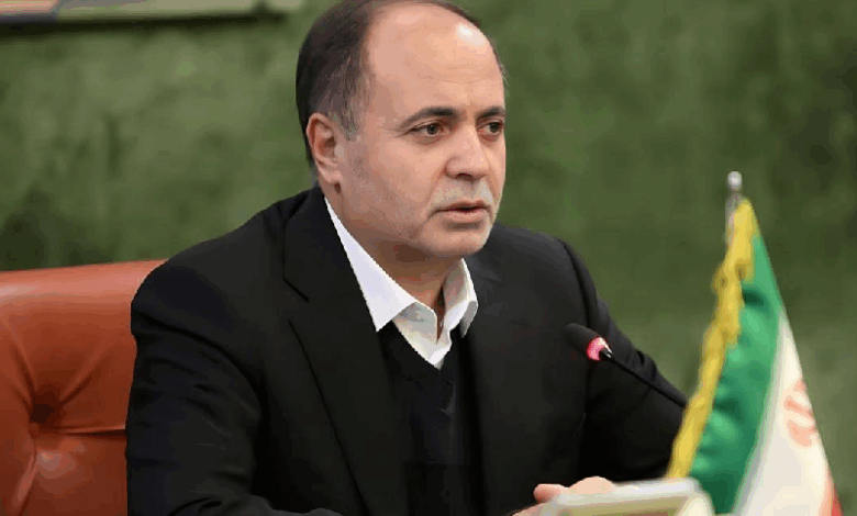 وزیر کشاورزی: در برخی مناطق، محصولاتی مانند پیاز به دلیل تولید بیش از نیاز بازار، با قیمت بسیار پایین مواجه شده و روی دست کشاورزان مانده؛ در حالی که ما برای این شرایط برنامهریزی کرده بودیم / میزان تولید پیاز تقریباً سه برابر الگوی تعیینشده بوده / کشاورزان الگوی کشت را اجرا کنند تا محصولات روی دستشان نماند