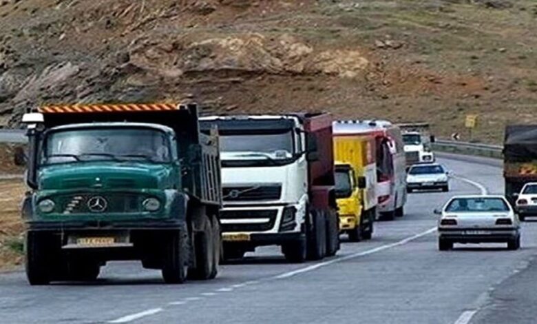 هیات مدیره کانون رانندگان کشور: سه نرخی شدن گازوئیل فعلا منتفی شده است / مقرر شده برای اجرای این طرح تمامی ابعاد با حضور اعضای صنف کامیونداران بررسی شود