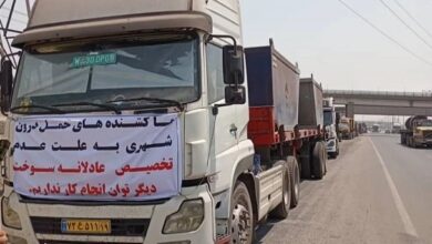 مطالبات رانندگان زیاد است، اما به رانندگان گفته شده که مطالبه بیش از ۲ الی ۳ مورد قابل پیگیری نیست / ما ۸ مصوبه گرفتیم که یک مورد آن متعلق به کامیون‌های سوخت است / ما از سال ۹۷ به دنبال «تُن بر کیلومتر بودیم» و اکنون محقق شد / بیمه احتمالاً در دو روز آینده حل می‌شود؛ قرار شد یک سیستم نوبت دهی هم درست شود / وانت بار‌ها به اعتصاب اضافه نشدند؛ وانت بار‌ها انجمن دارند