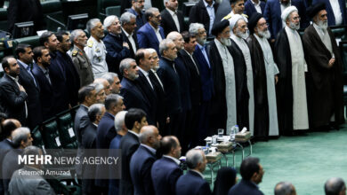هارداسان‌گویی مجلس برای رئیسی/ صحنِ پُر اشک و آه برای پاسداشت شهد - هشت صبح