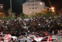 ادامه تجمع هواداران تراکتور با وجود لغو بازگشت تیم به تبریز