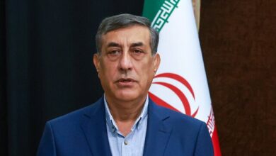 معاون اجرایی رئیس‌جمهور: امسال با گرمایی که زودتر از موعد شروع شده با ۸ هزار مگاوات ناترازی‌ بیشتر از سال گذشته مواجه شده‌ایم؛ این ناترازی در روزهای اخیر به کمبود ۱۵ هزار مگاواتی منجر شده / از تمامی کسانی که ویلا دارند، درخواست می‌کنم که حتماً سقف و پشت بام‌های خود را با انرژی خورشیدی تأمین کنند / روز به روز برای کسانی که پرمصرف هستند، قیمت برق افزایش خواهد یافت