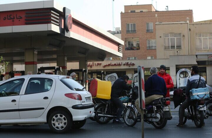 وزارت نفت: مصرف بیش از ۸۰۱ میلیون لیتر بنزین در تعطیلات خرداد