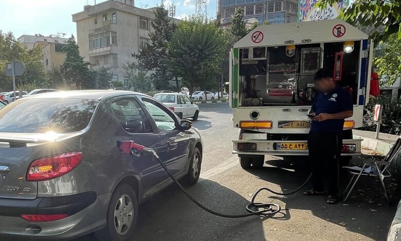 استاندار مازندران: سه پمپ بنزین سیار در جادههای اصلی مستقر شدهاند
