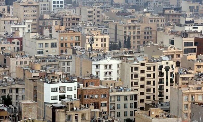 رکود بازار سبب کاهش قیمت مسکن در تهران شده، اما نمی‌توان ۳۰ درصد کاهش قیمت مناطق لوکس‌نشین را تأیید کرد / جابه‌جایی‌ها به طور کلی خیلی کم شده و افراد سعی می‌کنند در همان مکانی که ساکن هستند، بمانند