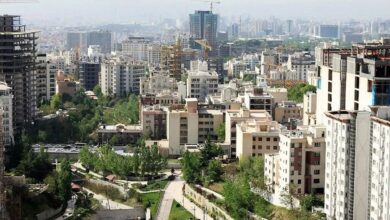 فارس: در بازار مسکن به دلیل کمبود نقدینگی، خریداران املاک خود را با دلار، طلا، زمین، ویلا یا خودرو معاوضه می‌کنند/ امکان رصد مالی این مبادلات از طریق شبکه بانکی کشور وجود ندارد؛ پس در صورت بروز مشکلات، امکان ثبت شکایت رسمی و پیگیری قضایی عملاً منتفی است
