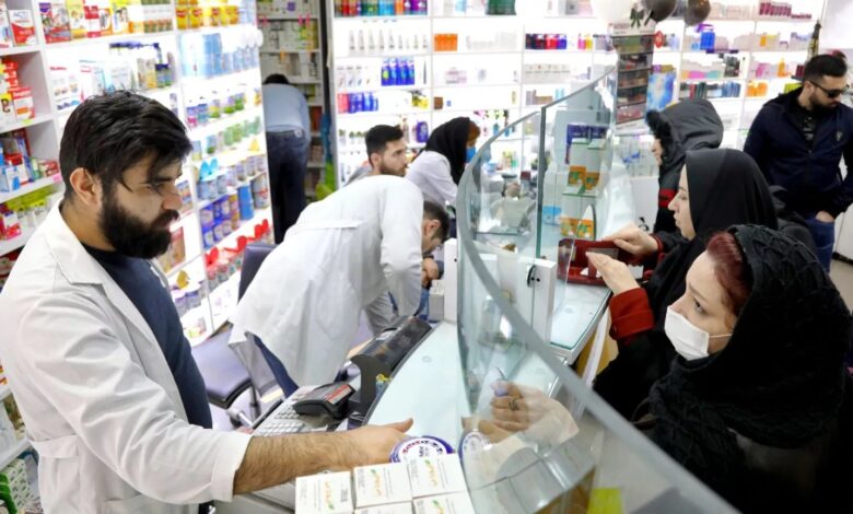 اگر وضعیت فعلی در حوزه دارو ادامه پیدا کند در ۶ ماه آینده دچار مشکل اساسی میشویم / سهم سلامت ایران از جی. دی. پی ۴ است؛ حتی افغانستان هم سهم بیشتری دارد