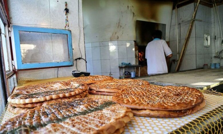نایب رئیس اتحادیه نان تهران: اواخر وقت روز گذشته افزایش قیمت نان در کارتخوان‌ها اعمال شد