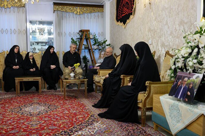 دیدار قالیباف با دو دختر و برادر سپهبد شهید باقری - هشت صبح